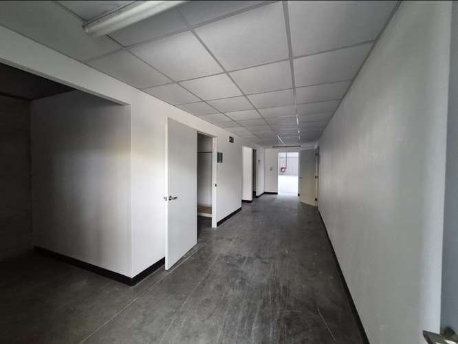 Galera en Corredor Sur - Imagen 4