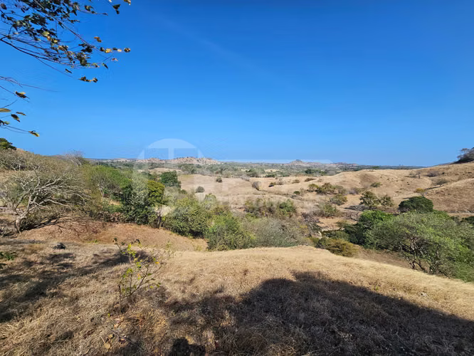 Venta de terreno de 2.2 hectáreas en Guararé, Los Santos