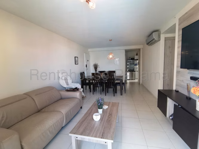 MB26-7137 Apartment Rental in Versailles Direct Client Only