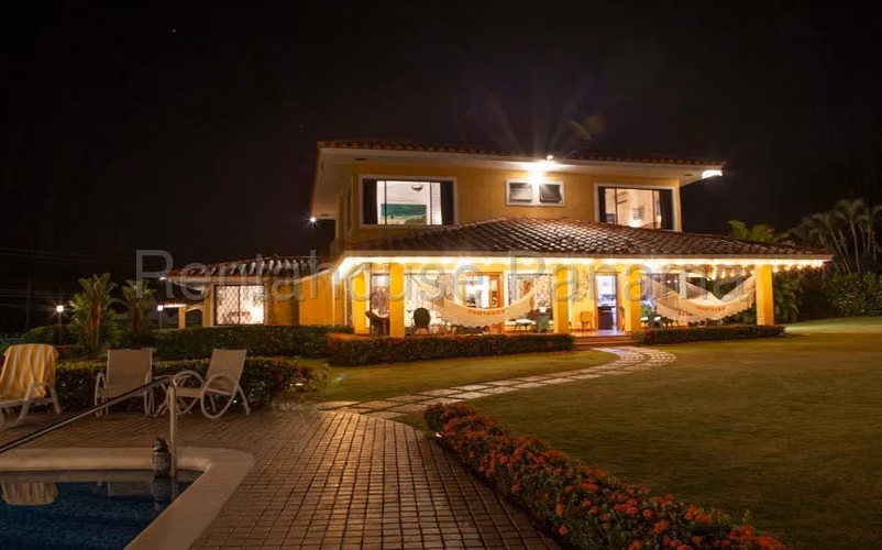 Vendo de Casa en Coronado OF 26-6954