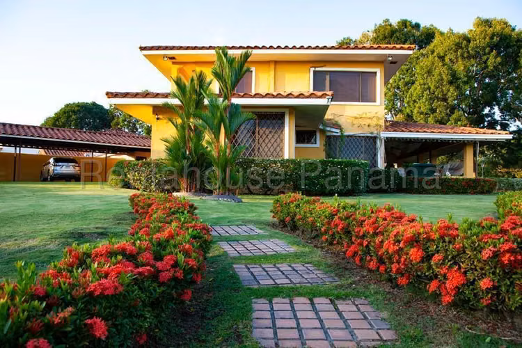Vendo de Casa en Coronado OF 26-6954