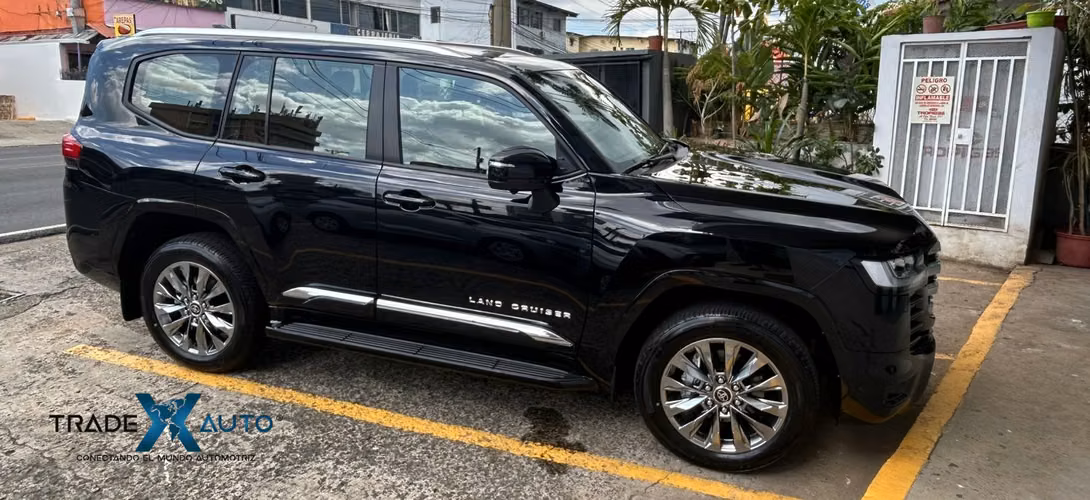 Toyota Land Cruiser 300 Modelo GXR-V Exclusive 0kms año 2026 Nuevo! Entrega Inmediata - Imagen 13