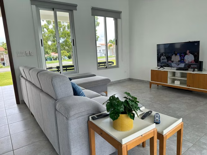 Exclusiva casa de playa amueblada con piscina en San Carlos: a solo 2 kilometros de la playa