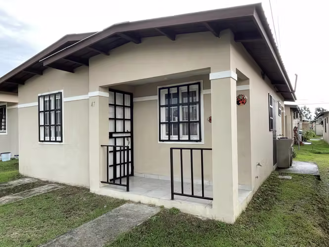 ALQUILO CASA AMOBLADA COMODA EN PENONOME