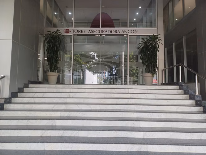 ALQUILO O VENDO OFICINA COSTA DEL ESTE TORRE ASEGURADORA ANCON INCLUYE MANTENIMIENTO