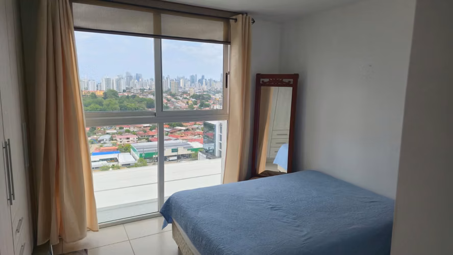 Rento PH Kings Park torre 300. 3 recamaras. Vacio