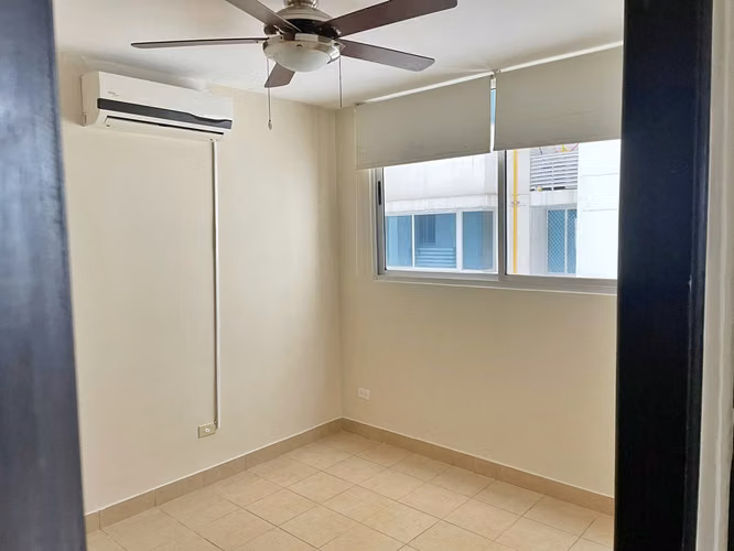 SE VENDE APARTAMENTO PH PARQUE LEFEVRE SKY