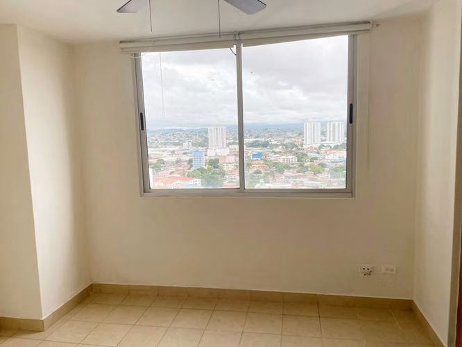 SE VENDE APARTAMENTO PH PARQUE LEFEVRE SKY