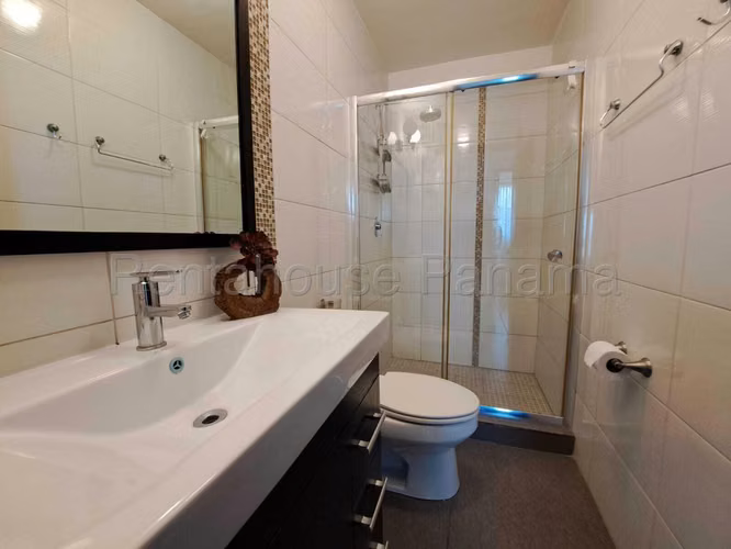 Venta de apartamento en Condado del Rey AK