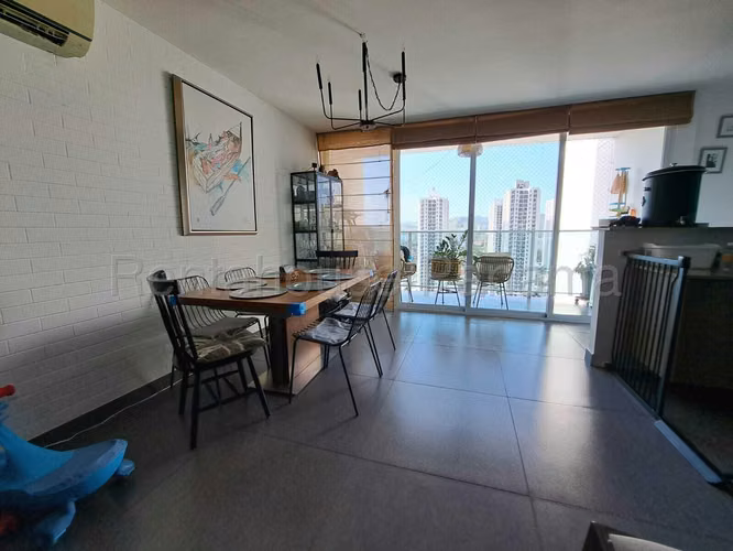 Venta de apartamento en Condado del Rey AK