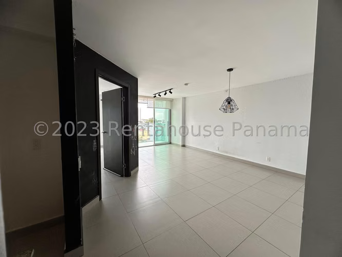 Venta de apartamento en Altos del Golf AK