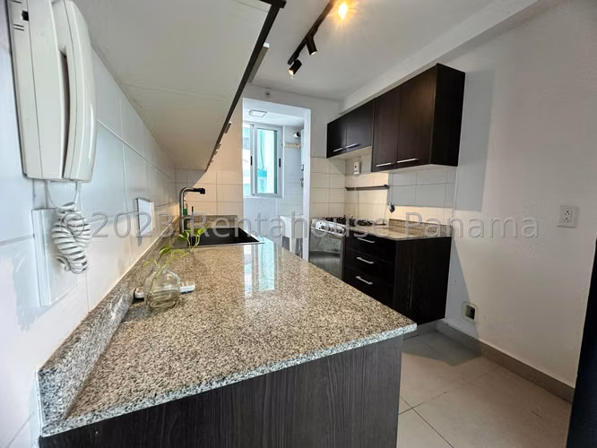 Venta de apartamento en Altos del Golf AK