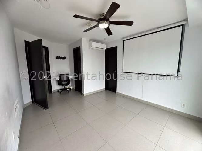 Venta de apartamento en Altos del Golf AK