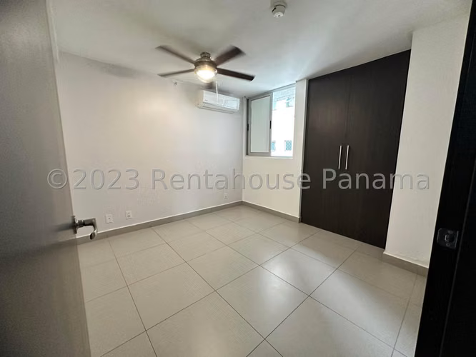 Venta de apartamento en Altos del Golf AK