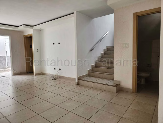 Se Vende Casa en Brisas Del Golf MDV26-6744