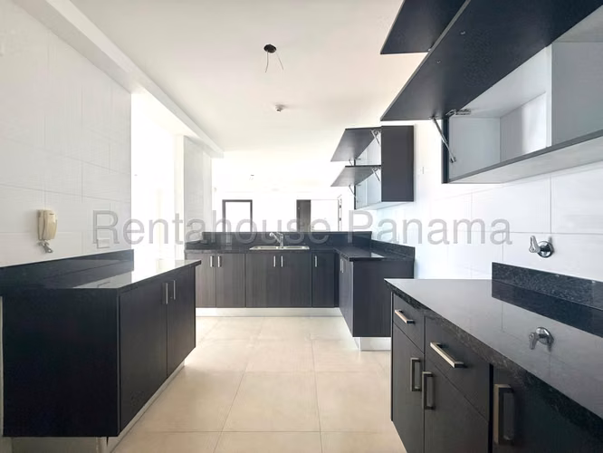 Venta de apartamento en Altos de Panama AK