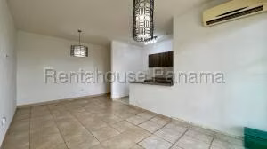 Venta de Apartamento con 68m2 en Vista Alegre PH Playa Dorada 26-8060SR