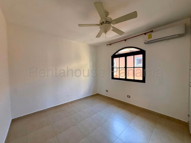 Casa en Alquiler en Costa sur 26*6820Mfk