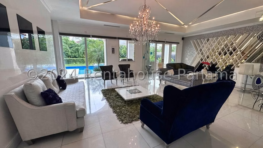 Casa en Alquiler en Santa Maria  con pisicna 26*4777Mfk
