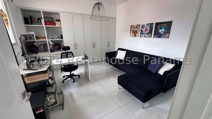 Casa en Alquiler en Santa Maria  con pisicna 26*4777Mfk