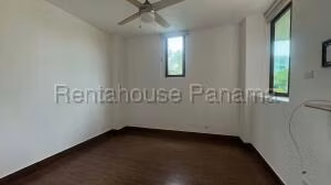 Venta de Aapartamento con 125m2 en Costa Sur PH Costamare 26-8045SR