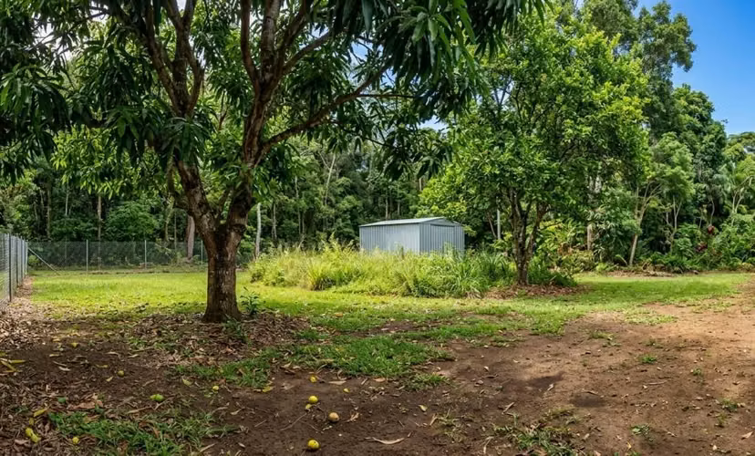 OPORTUNIDAD SE VENDE TERRENO  3,387MT2 Y CASA EN LOS ROBLES DE AGUADULCE COCLÉ