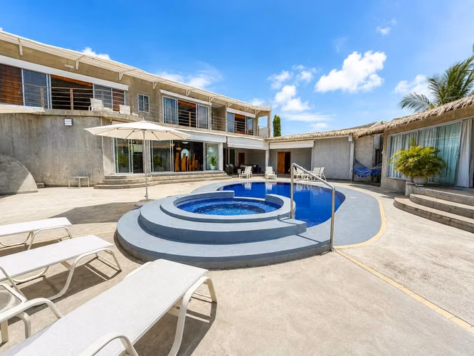 Venta de Residencia Moderna en Coronado