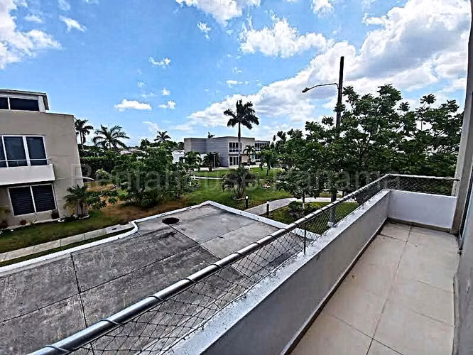 Alquilo Casa en Costa Sur villa sur OF 26-8070