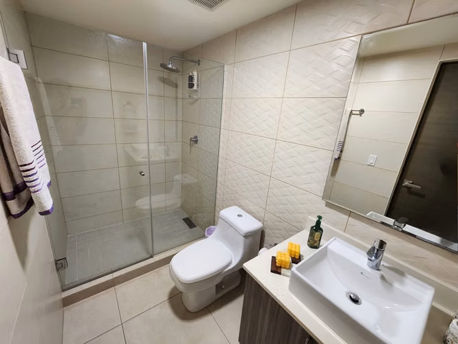 ALQUILER DE APARTAMENTO AMOBLADO O LINEA BLANCA EN PH MADEIRA - PANAMÁ PACIFICO