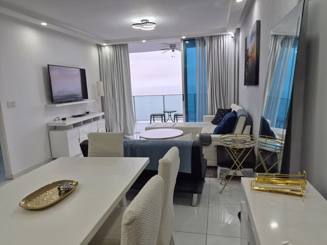 APARTAMENTO AMOBLADO FRENTE AL MAR EN VENTA