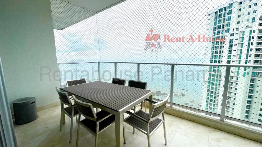 Venta de Amplio y Exclusivo Apartamento en Punta Pacifica 26*7520Mfk