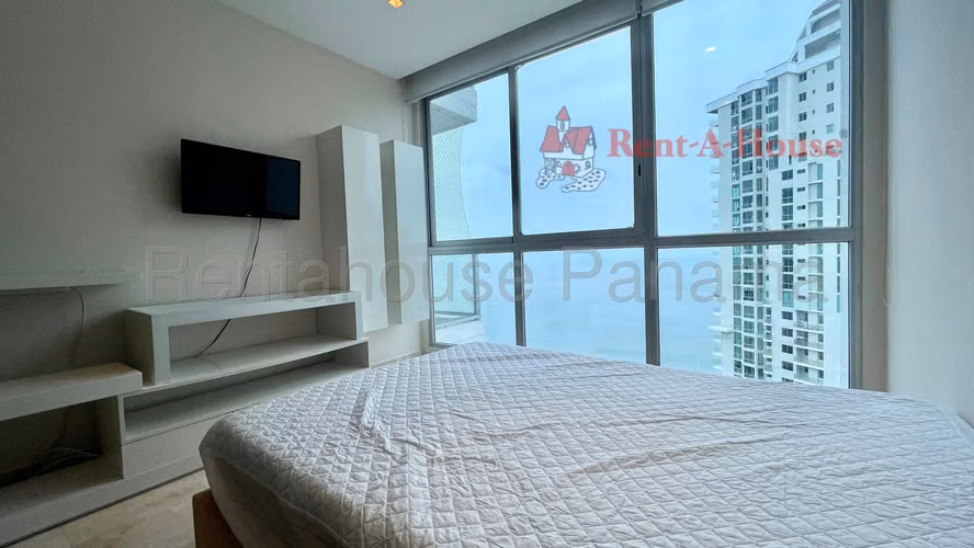 Venta de Amplio y Exclusivo Apartamento en Punta Pacifica 26*7520Mfk