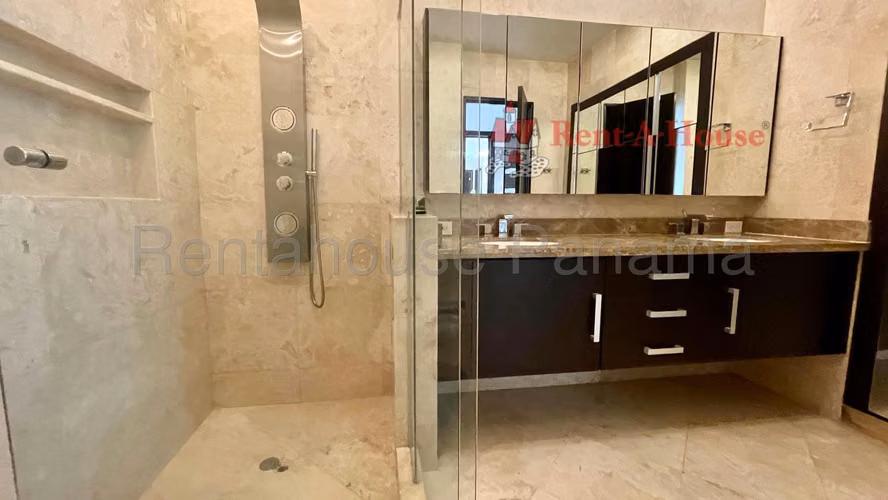 Venta de Amplio y Exclusivo Apartamento en Punta Pacifica 26*7520Mfk