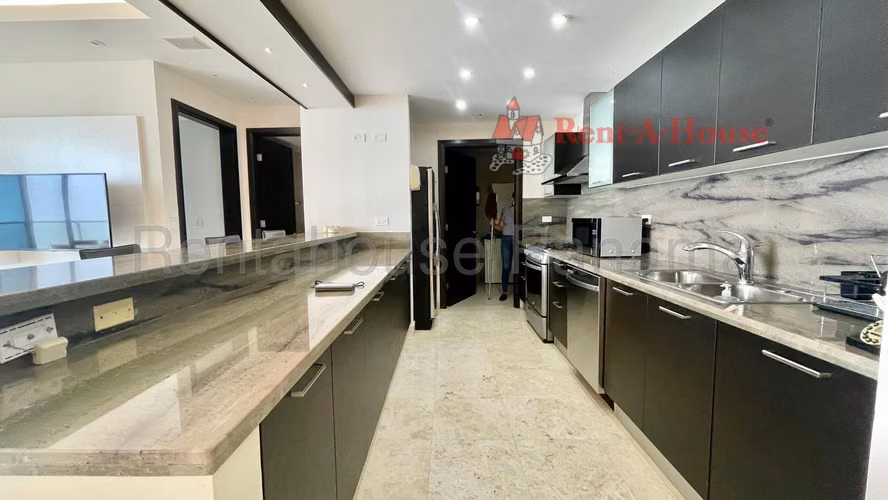 Venta de Amplio y Exclusivo Apartamento en Punta Pacifica 26*7520Mfk