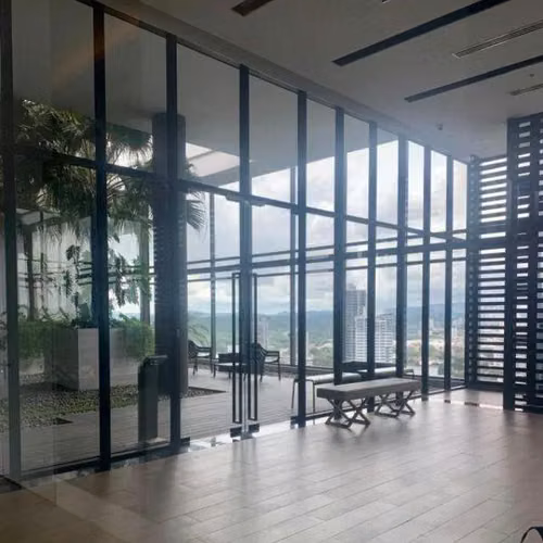 APARTAMENTO A 1 CUADRA DE LA CINTA COSTERA