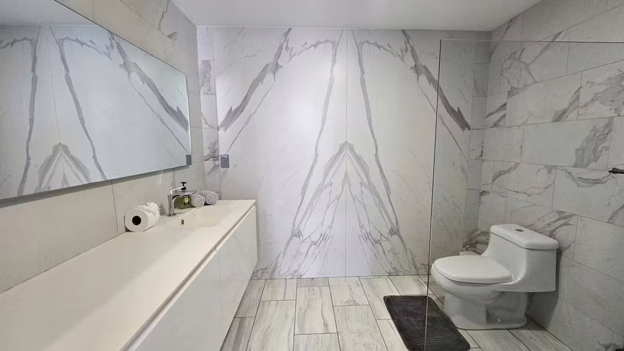 APARTAMENTO A 1 CUADRA DE LA CINTA COSTERA
