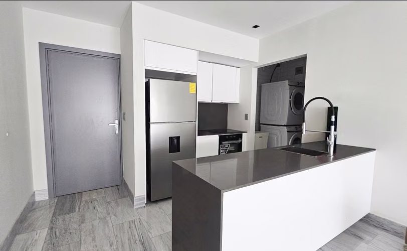 APARTAMENTO A 1 CUADRA DE LA CINTA COSTERA