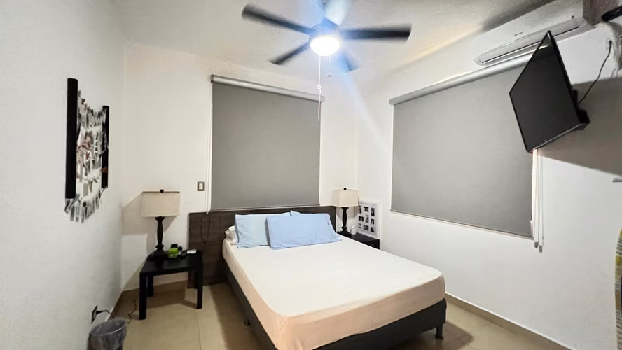 Ganga Casa Residencial Costa Sur  en El Doral con Piscina