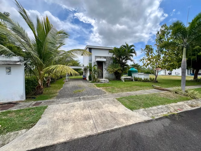 BOAT TIP LOFT HOUSE FOR SALE