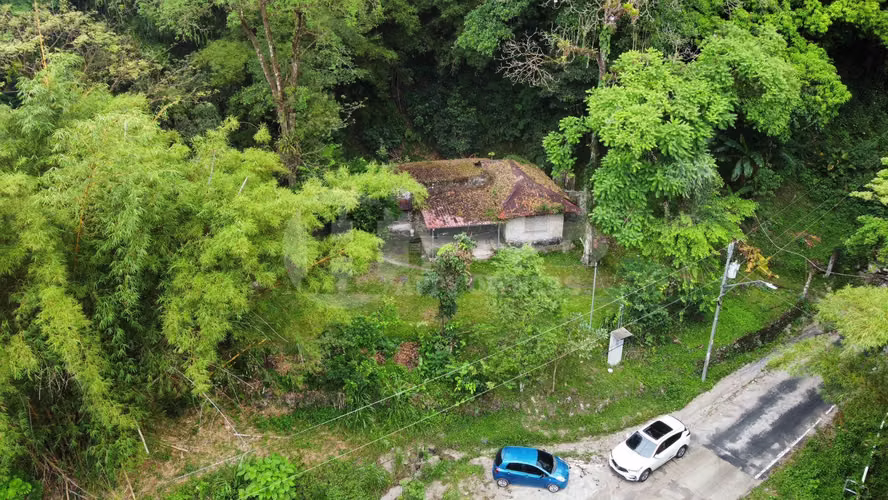 Sale of land via the Antón Valley, Coclé