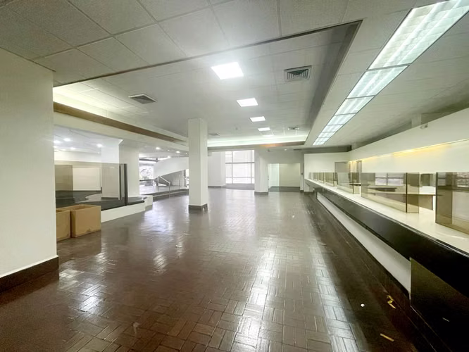 Alquiler de Local Comercial en Obarrio, Plaza Canaima, 640m2