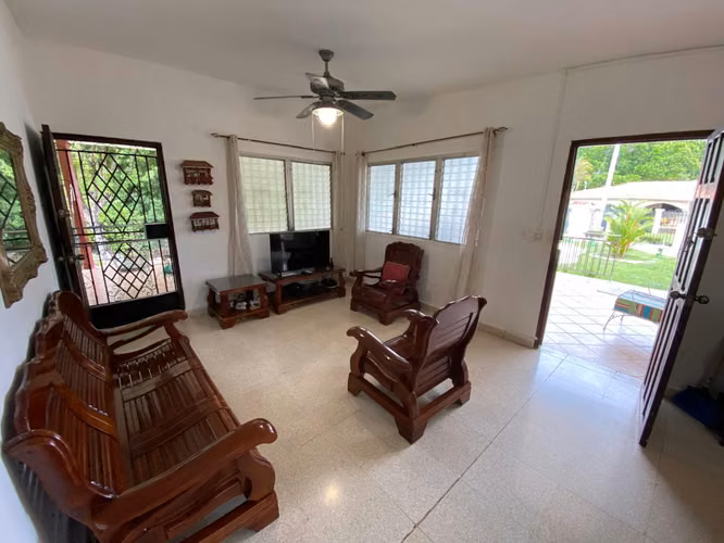 VENDO casa en Coronado
