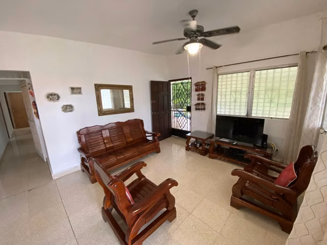 VENDO casa en Coronado