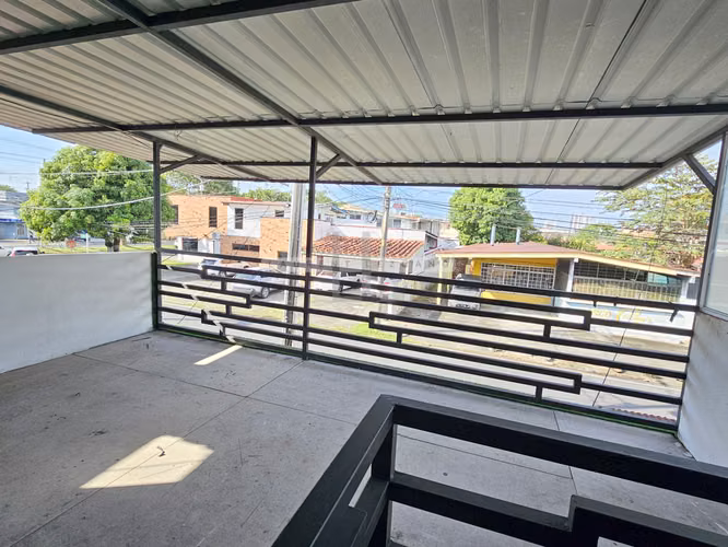 Vendo Duplex de uso Comercial en Chanis cerca de Doraditos. Haga una oferta