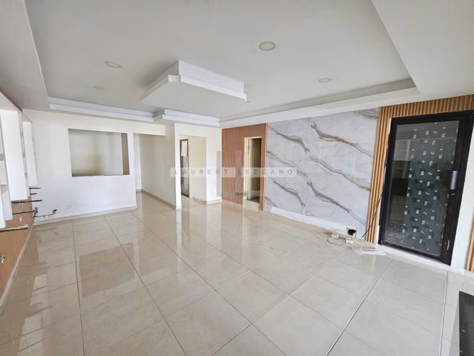 Vendo Duplex de uso Comercial en Chanis cerca de Doraditos. Haga una oferta