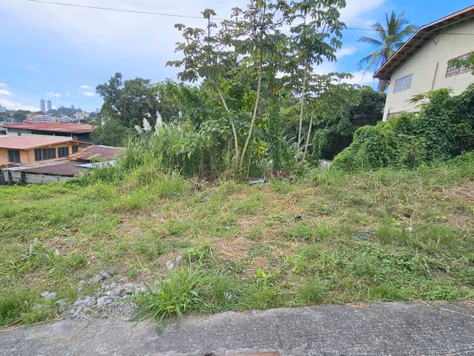 Venta de Terreno en Pueblo Nuevo 693 mt2. Zonificación R3. Haga una oferta