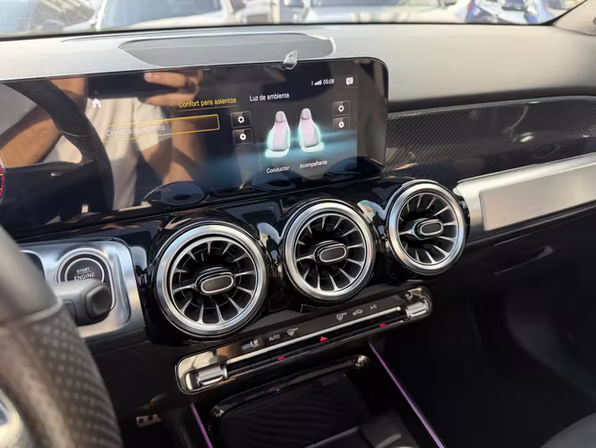 Mercedes benz Glb 200 Amg 2021