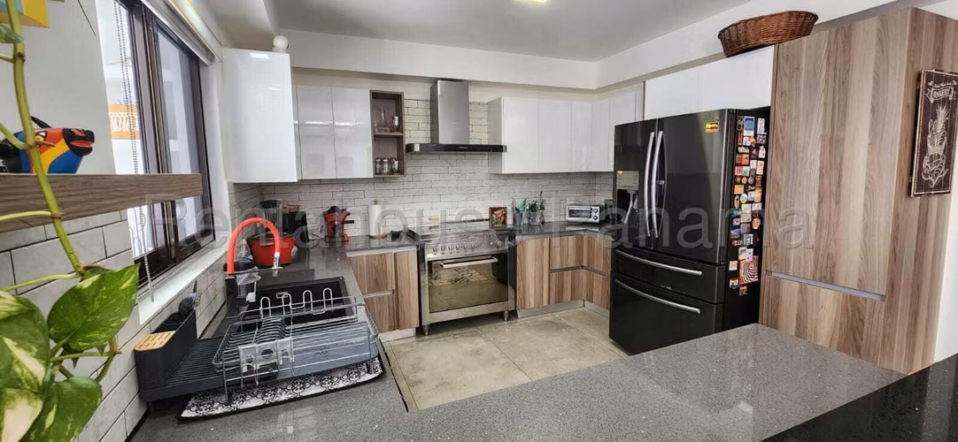 Casa en Venta en Versalles AFC 26-7575