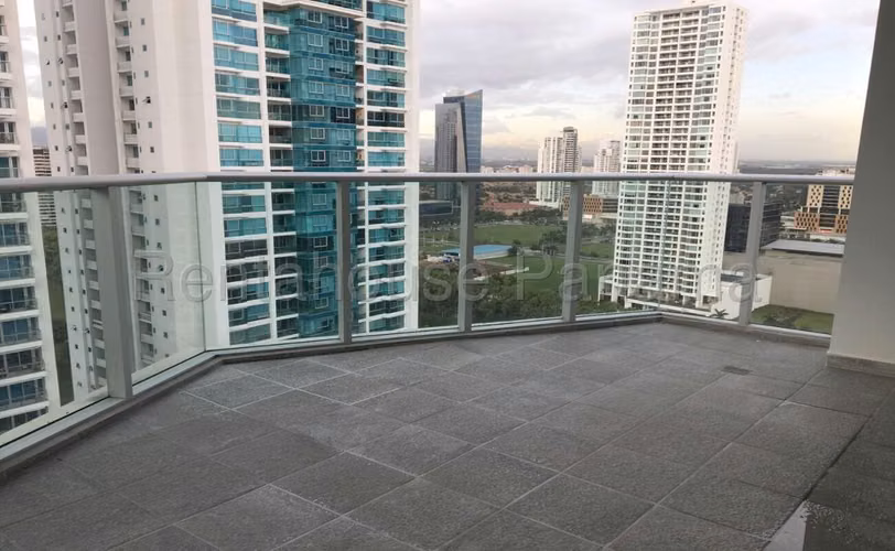 Se Vende Apartamento en Costa del Este LA26-7198