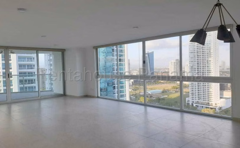 Se Vende Apartamento en Costa del Este LA26-7198